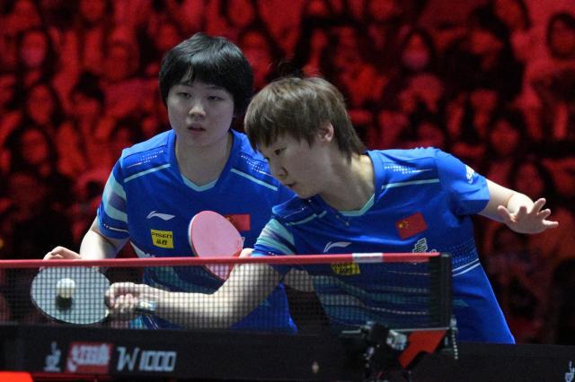 1746114032218091640.jpg (体育)(5)乒乓球——WTT新加坡大满贯:王曼昱_蒯曼女双夺冠XxjpseC008737_20250208_PEPFN0A001.jpg